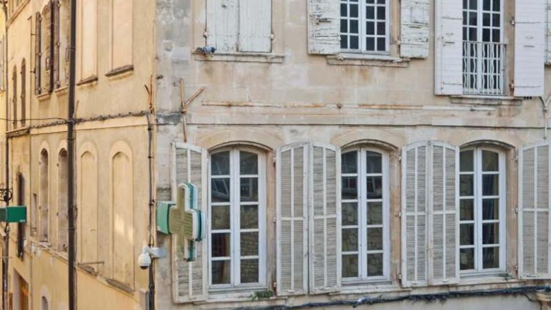 ARLES - Plan de la cour