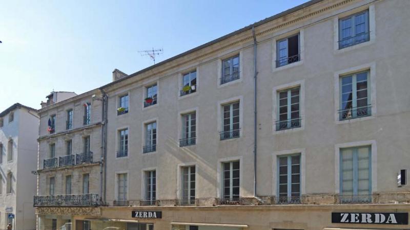 NIMES - 12 GRAND RUE